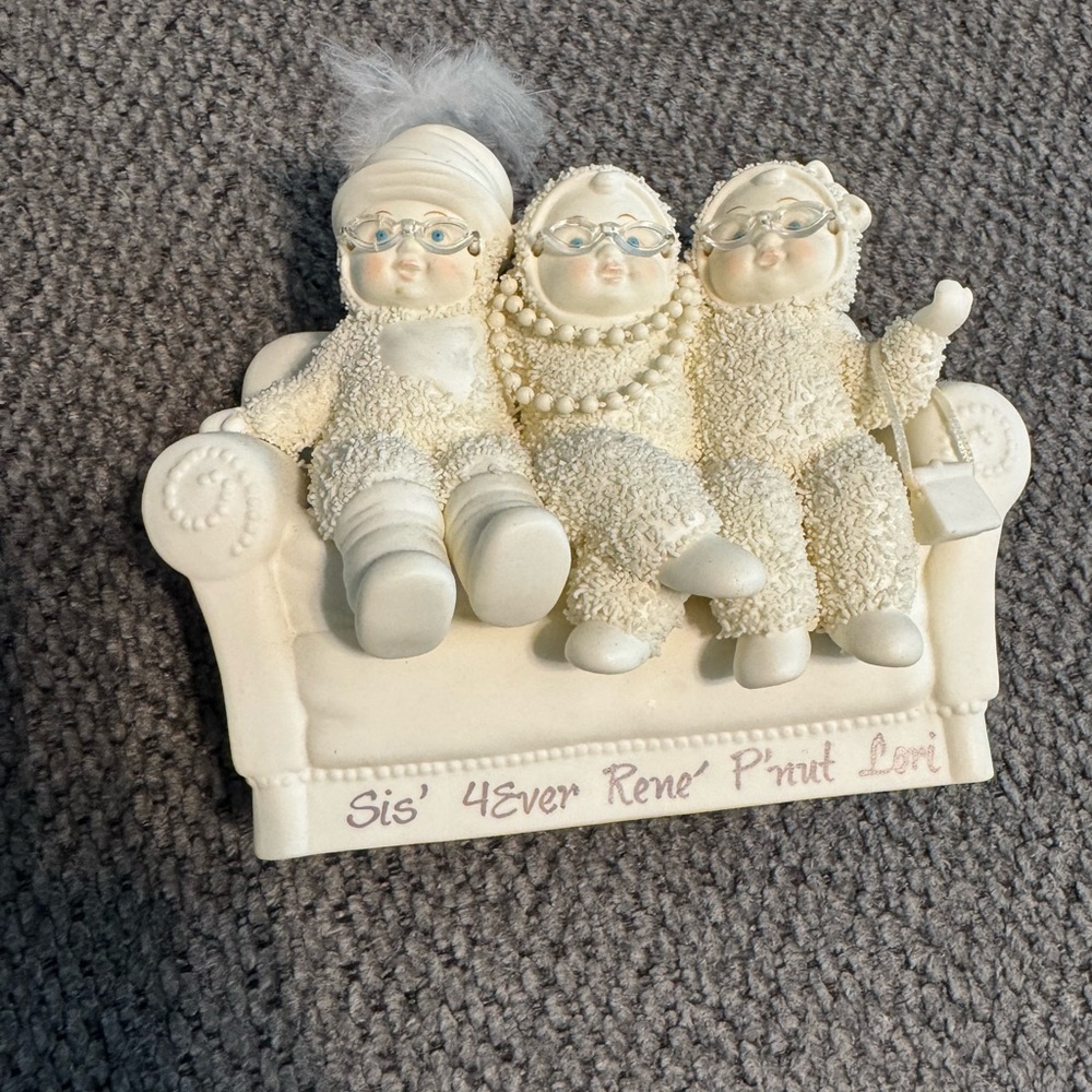 Department 56‎ Cream Girlfriends Figurine